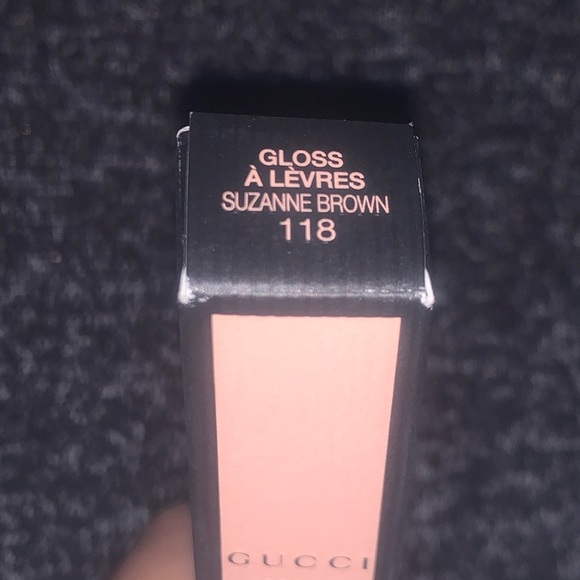 NEW Gucci Gloss à Lèvres Hydrating Plumping, Smoothing, & Moisturizing Lip Gloss - Picture 6 of 6
